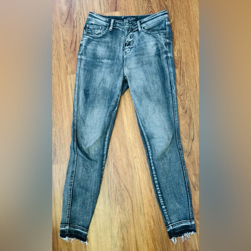 Judy Blue Skinny Fit Black Denim Woman’s Size 3/26 Distressed Jeans